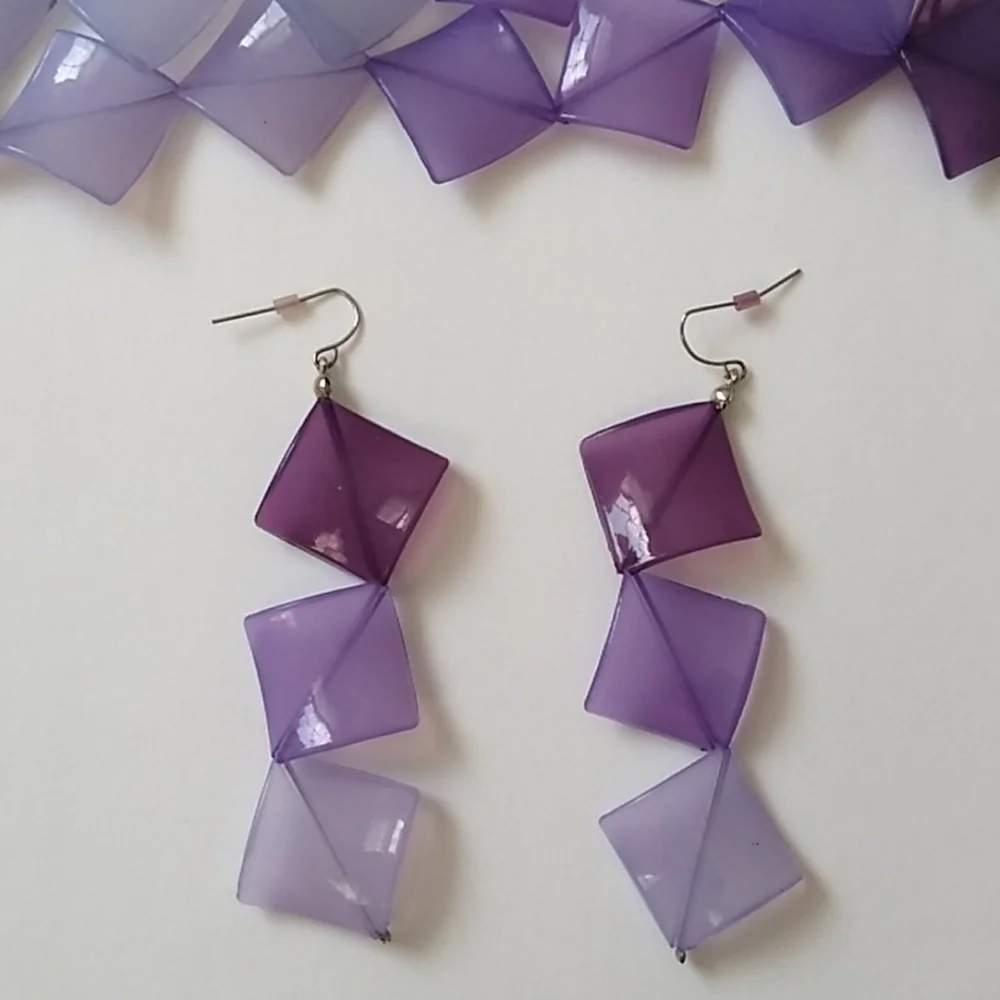Purple‎ necklace with matching earrings